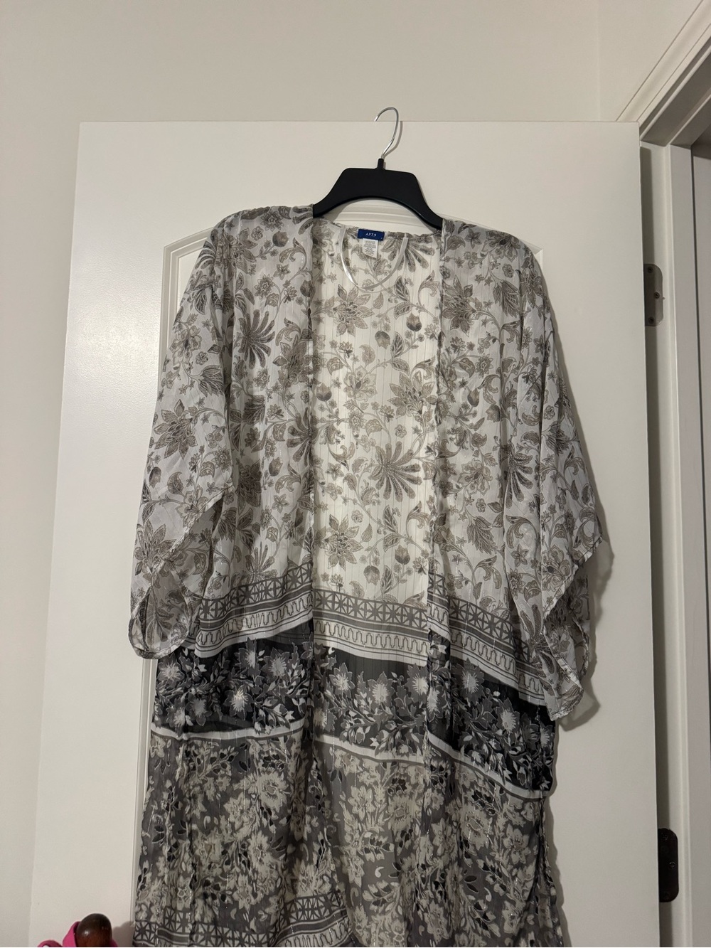 Apt. 9 Sheer Floral Kimono Shrug in White and Gray Tones